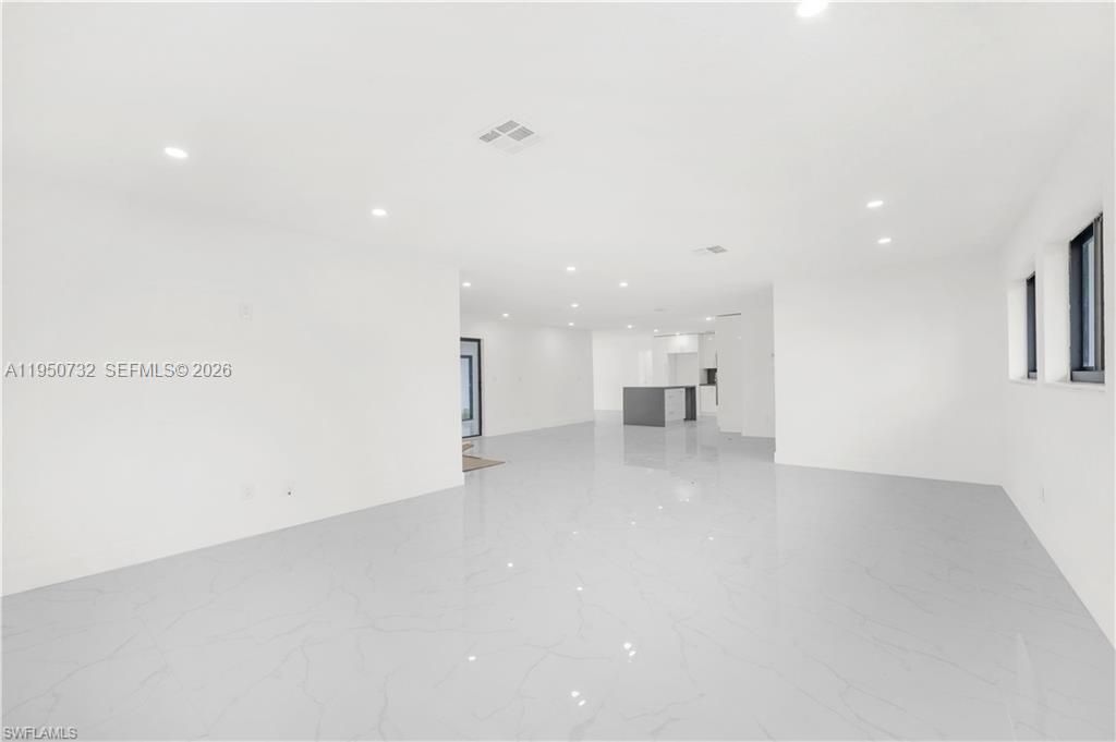 На продажу: $940,000 (3 спален, 2 ванн, 2009 Квадратных фут)