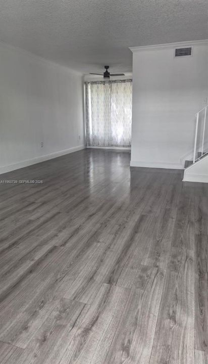 На продажу: $375,000 (2 спален, 2 ванн, 1009 Квадратных фут)
