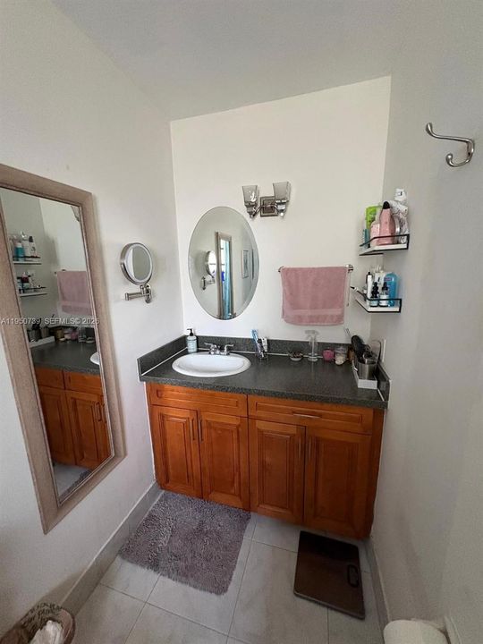 En Venta: $389,000 (2 camas, 2 baños, 1009 Pies cuadrados)