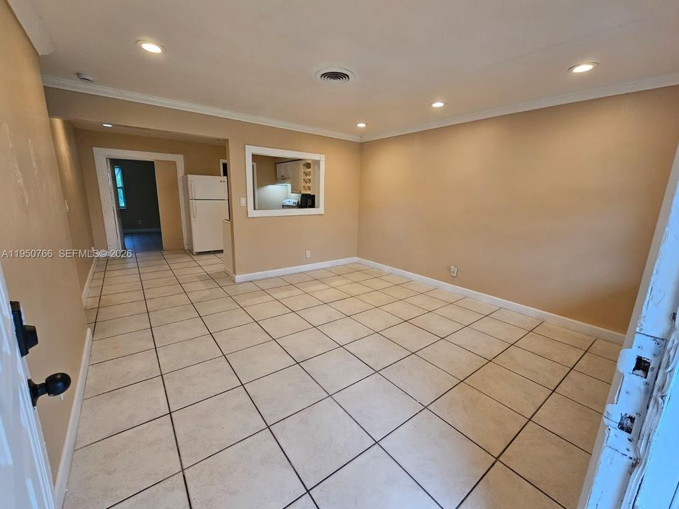 En Venta: $400,000 (3 camas, 1 baños, 979 Pies cuadrados)