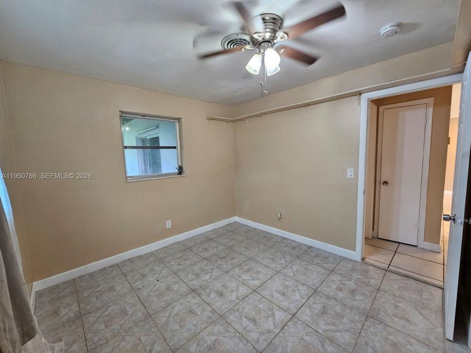 En Venta: $400,000 (3 camas, 1 baños, 979 Pies cuadrados)