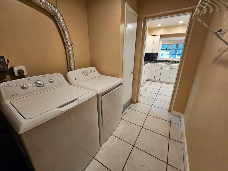 En Venta: $400,000 (3 camas, 1 baños, 979 Pies cuadrados)