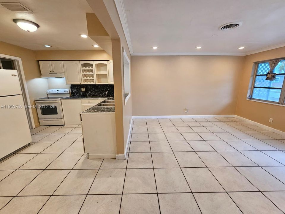 En Venta: $400,000 (3 camas, 1 baños, 979 Pies cuadrados)