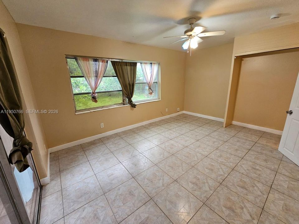 En Venta: $400,000 (3 camas, 1 baños, 979 Pies cuadrados)