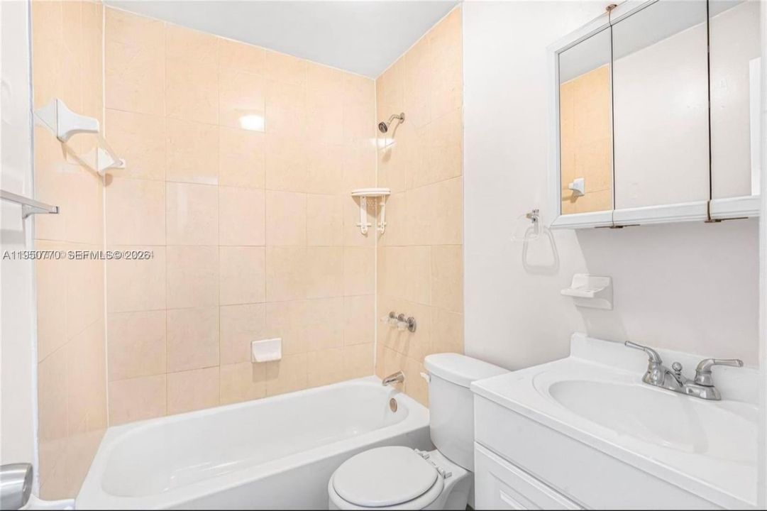 На продажу: $510,000 (3 спален, 2 ванн, 1104 Квадратных фут)