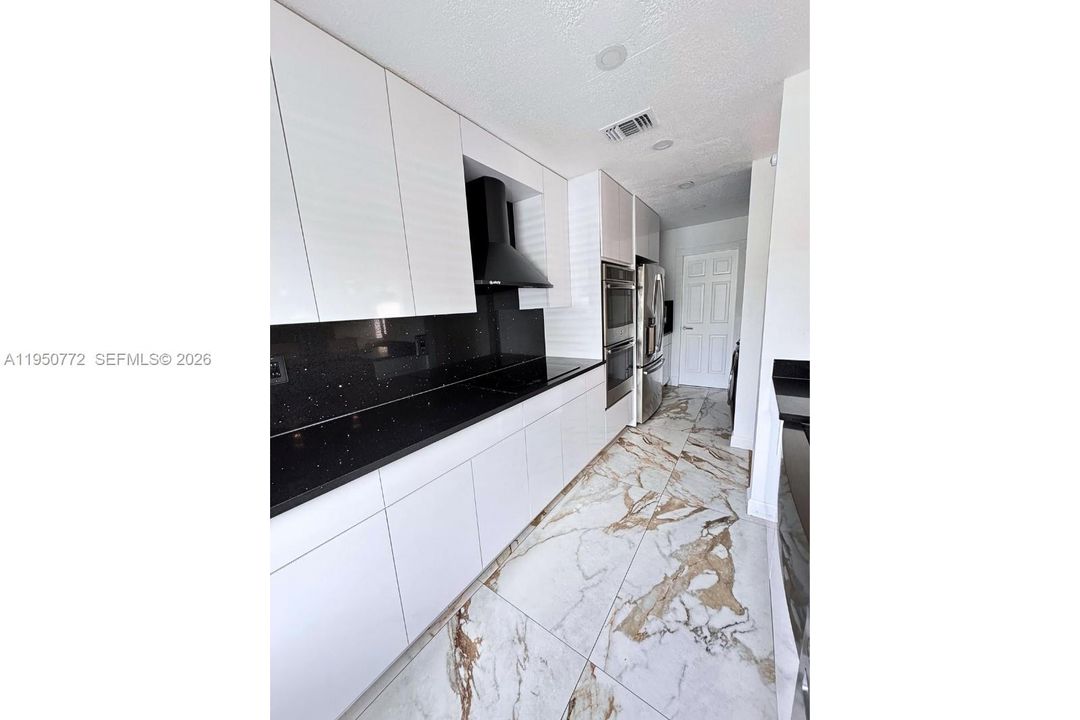 На продажу: $339,000 (3 спален, 2 ванн, 1600 Квадратных фут)