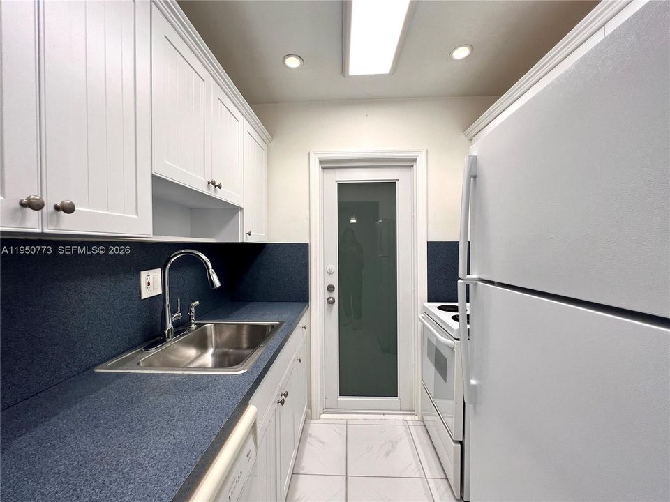 В аренду: $2,500 (1 спален, 1 ванн, 608 Квадратных фут)