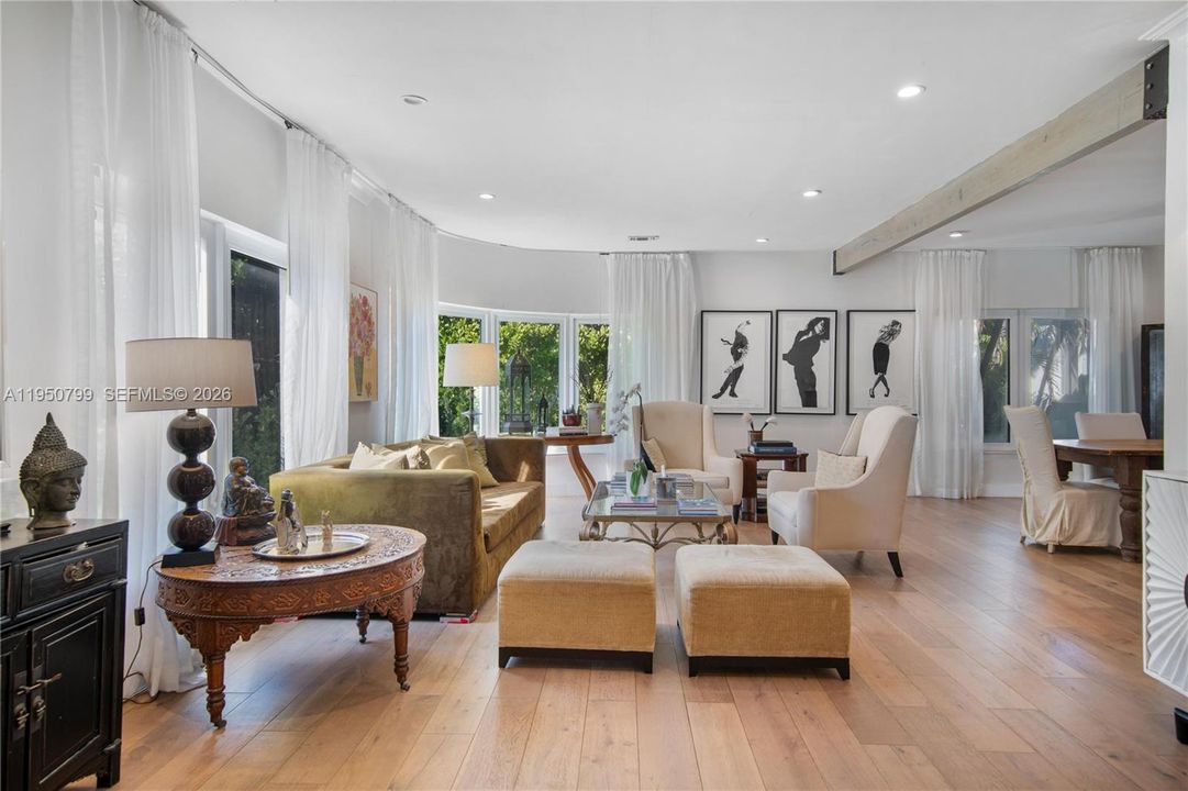 For Sale: $1,770,000 (3 beds, 2 baths, 2011 Square Feet)