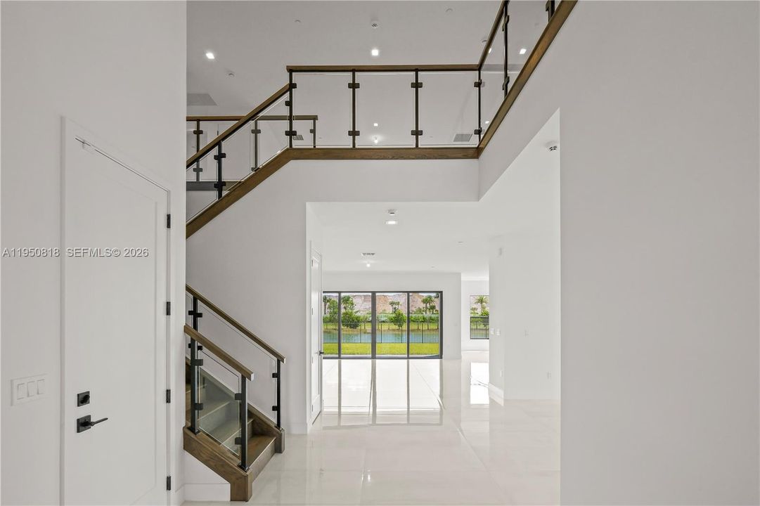 For Sale: $2,450,000 (5 beds, 5 baths, 5334 Square Feet)