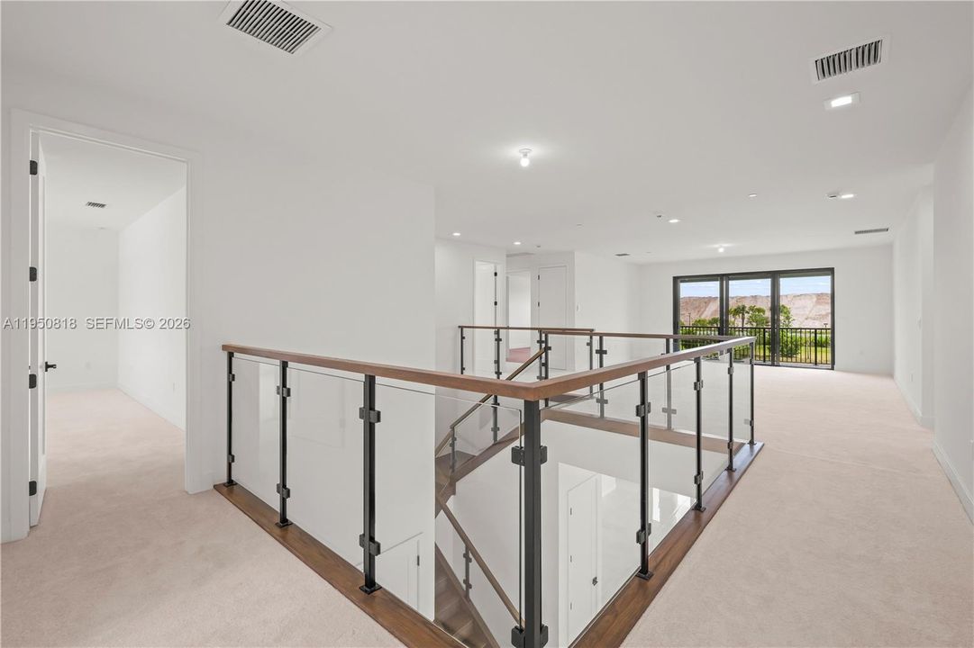For Sale: $2,450,000 (5 beds, 5 baths, 5334 Square Feet)