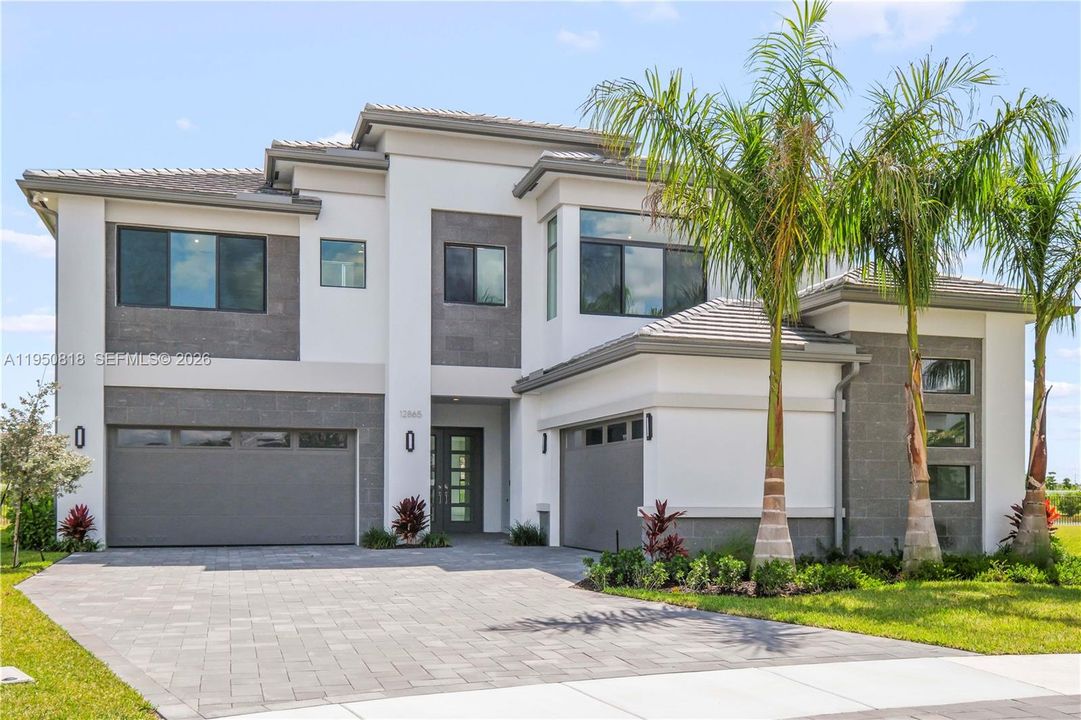 For Sale: $2,450,000 (5 beds, 5 baths, 5334 Square Feet)