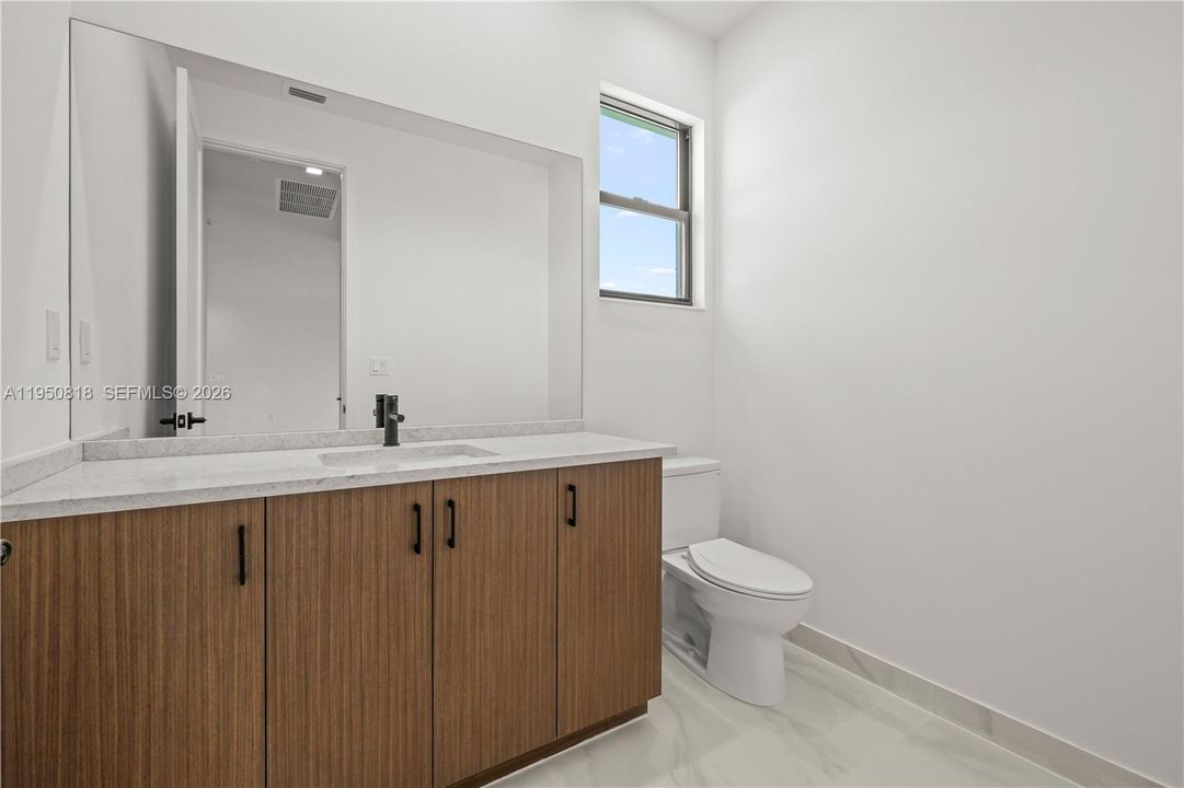 For Sale: $2,450,000 (5 beds, 5 baths, 5334 Square Feet)