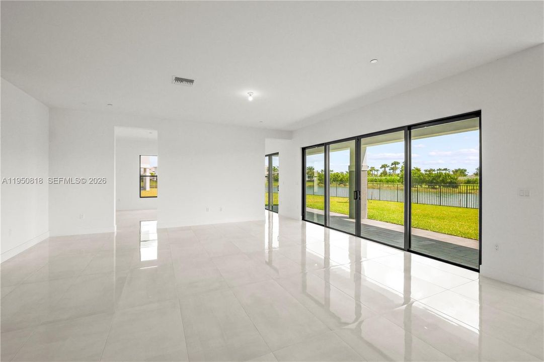For Sale: $2,450,000 (5 beds, 5 baths, 5334 Square Feet)