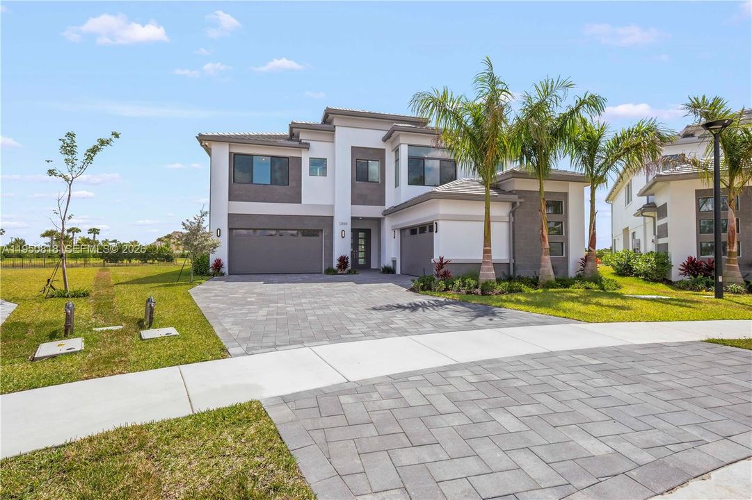 For Sale: $2,450,000 (5 beds, 5 baths, 5334 Square Feet)