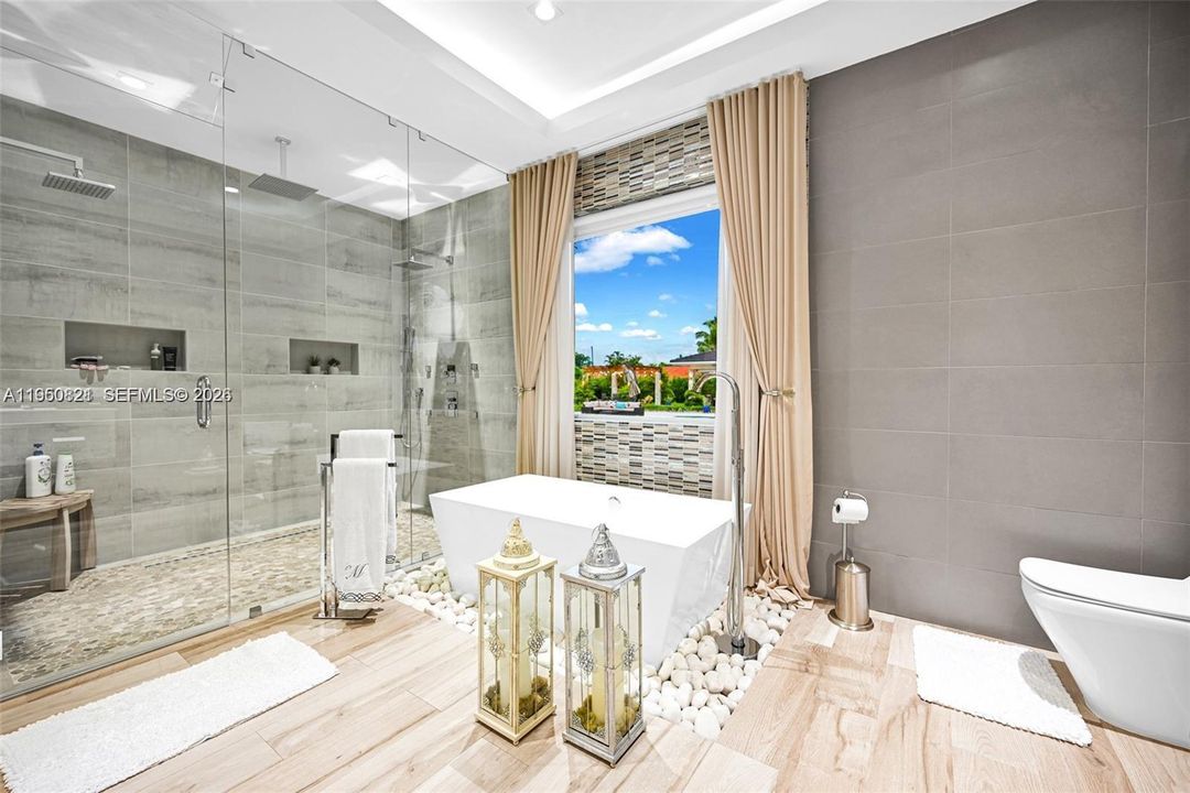 For Sale: $3,150,000 (5 beds, 4 baths, 3702 Square Feet)