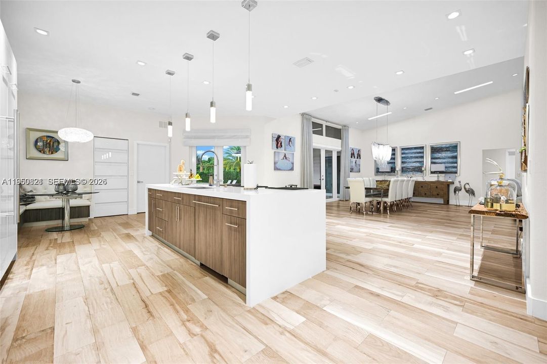 For Sale: $3,150,000 (5 beds, 4 baths, 3702 Square Feet)