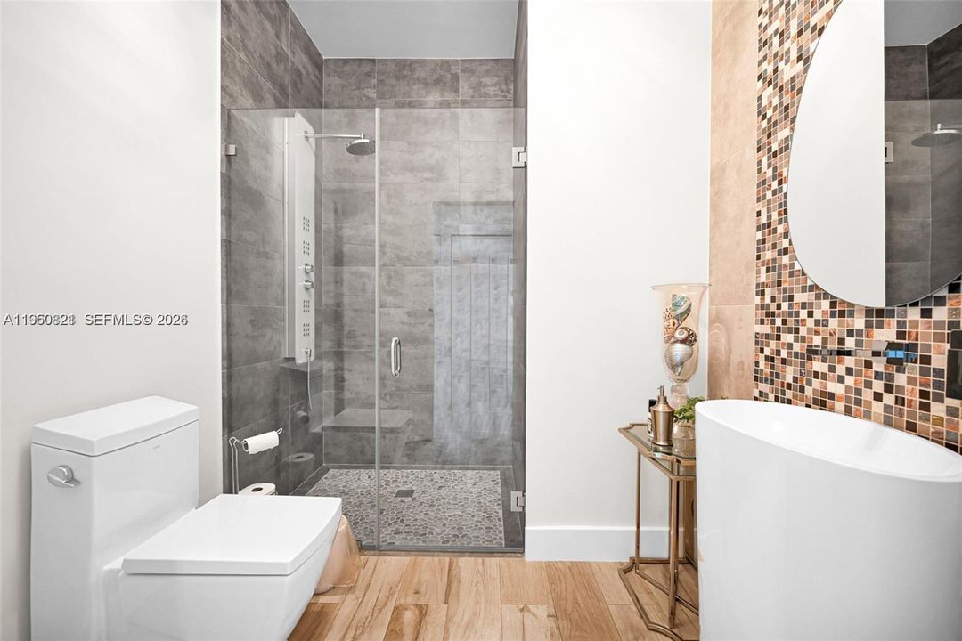 For Sale: $3,150,000 (5 beds, 4 baths, 3702 Square Feet)