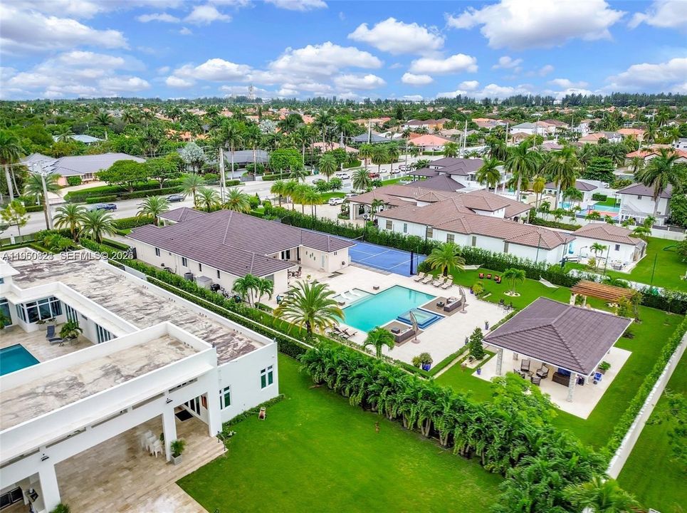 For Sale: $3,150,000 (5 beds, 4 baths, 3702 Square Feet)