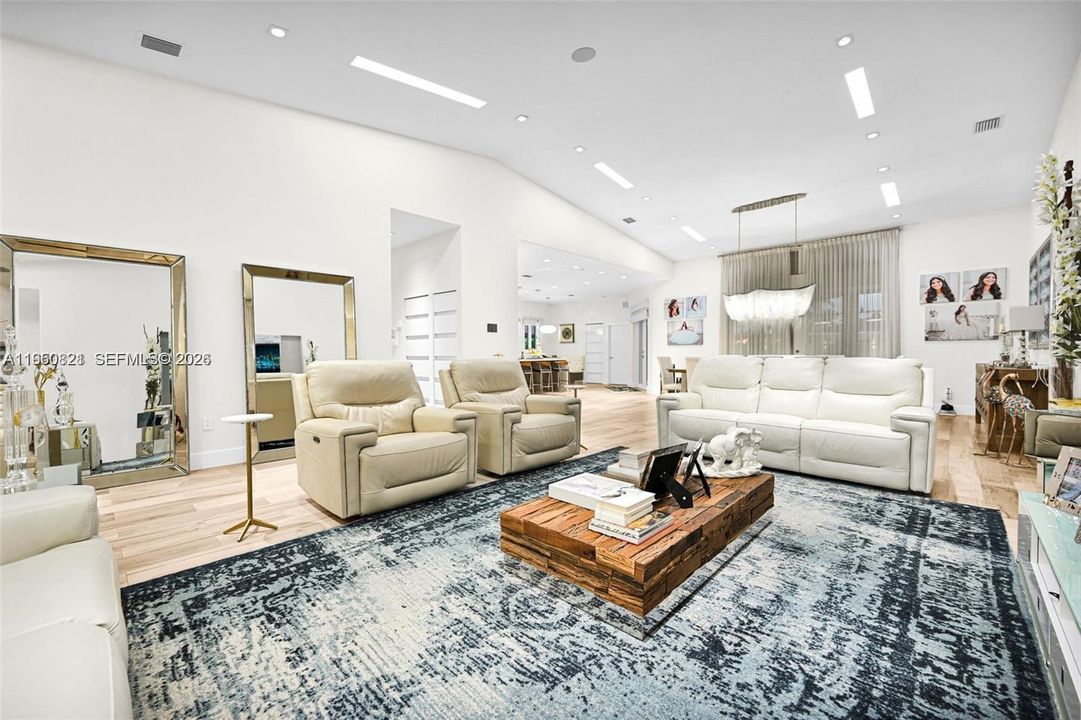 For Sale: $3,150,000 (5 beds, 4 baths, 3702 Square Feet)