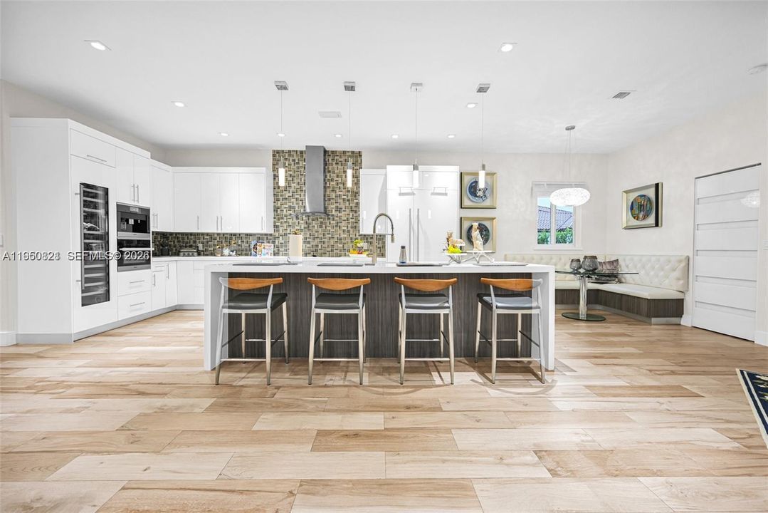 For Sale: $3,150,000 (5 beds, 4 baths, 3702 Square Feet)