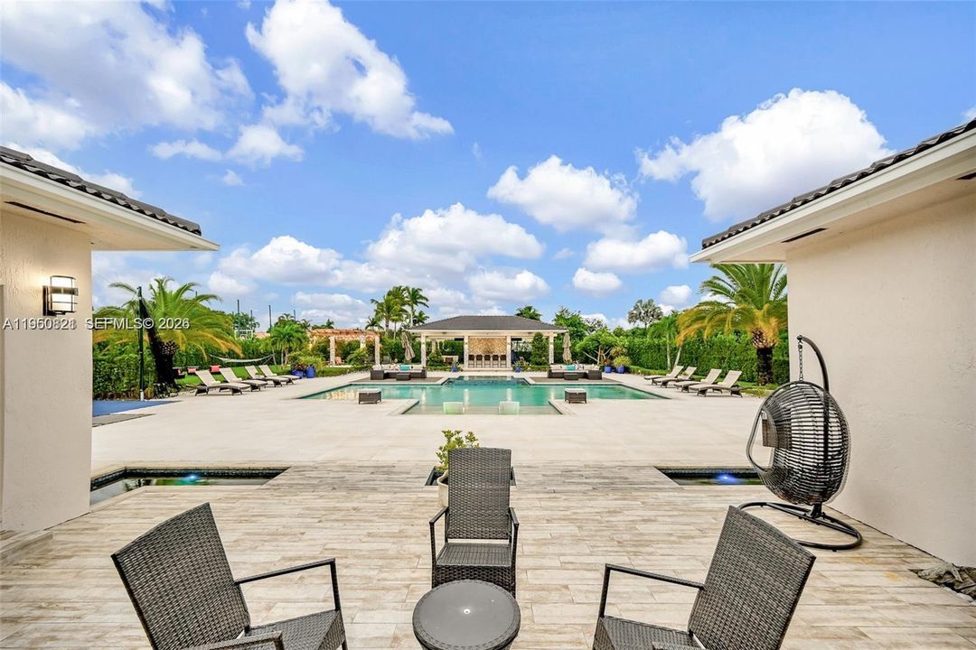 For Sale: $3,150,000 (5 beds, 4 baths, 3702 Square Feet)