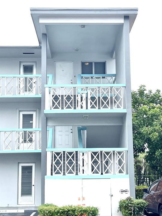Top Corner Unit
