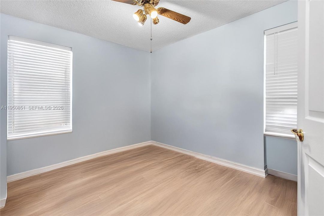 Activo con contrato: $262,500 (3 camas, 2 baños, 1470 Pies cuadrados)