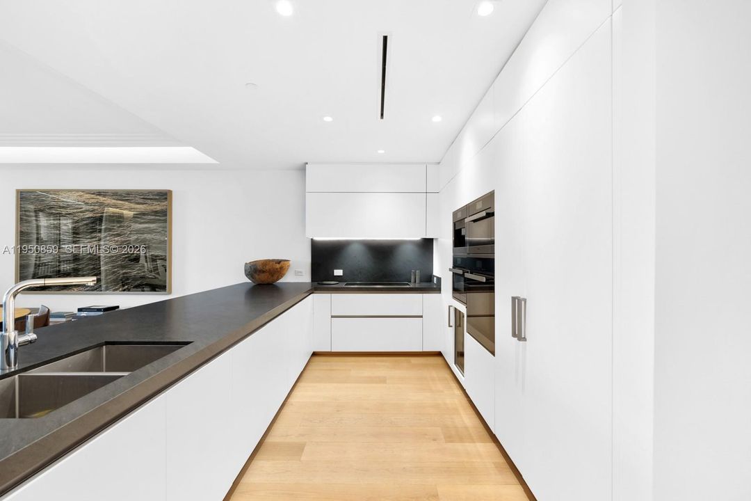 En Venta: $12,995,000 (3 camas, 3 baños, 3620 Pies cuadrados)