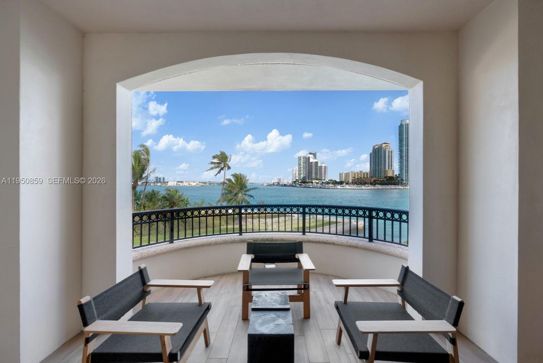 En Venta: $12,995,000 (3 camas, 3 baños, 3620 Pies cuadrados)