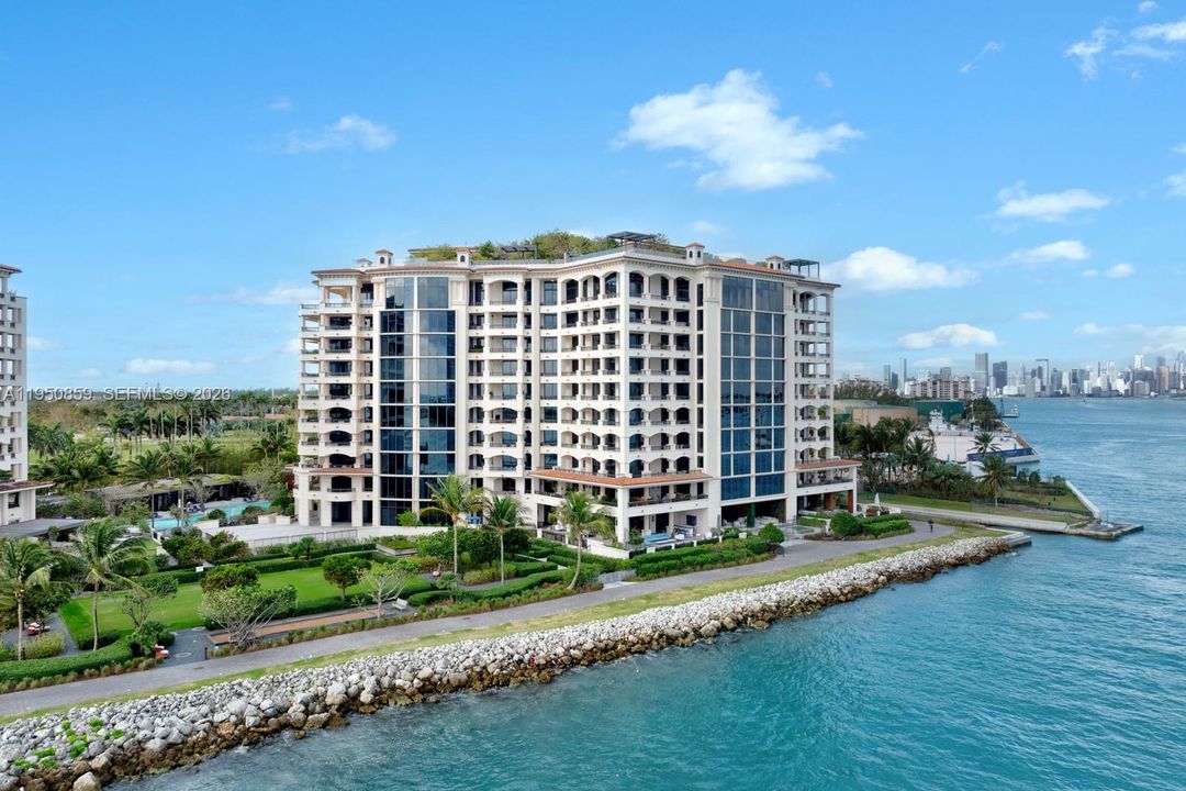 En Venta: $12,995,000 (3 camas, 3 baños, 3620 Pies cuadrados)