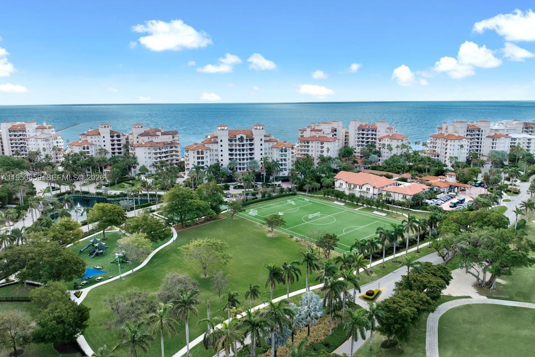 En Venta: $12,995,000 (3 camas, 3 baños, 3620 Pies cuadrados)