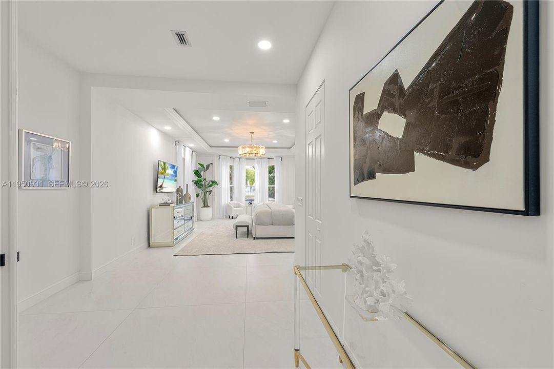 En Venta: $2,099,000 (5 camas, 5 baños, 5007 Pies cuadrados)
