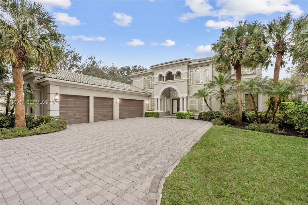 En Venta: $2,099,000 (5 camas, 5 baños, 5007 Pies cuadrados)