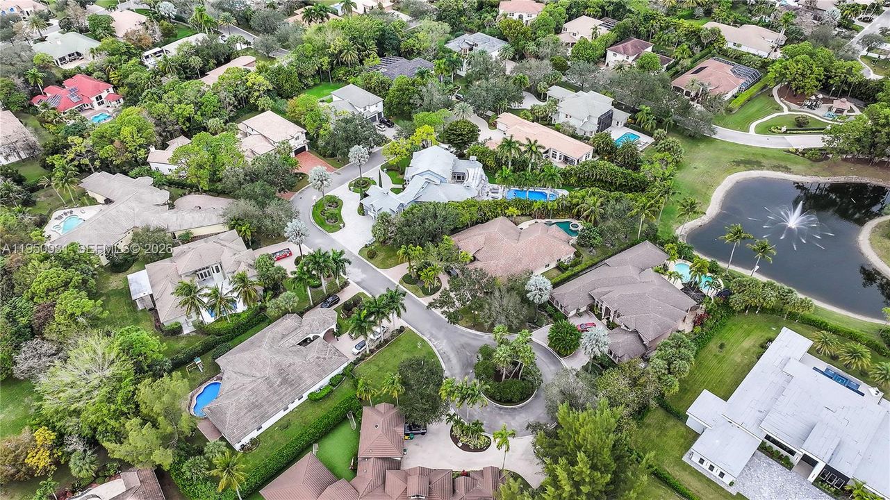 En Venta: $2,099,000 (5 camas, 5 baños, 5007 Pies cuadrados)
