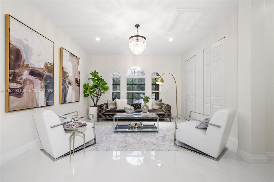 En Venta: $2,099,000 (5 camas, 5 baños, 5007 Pies cuadrados)