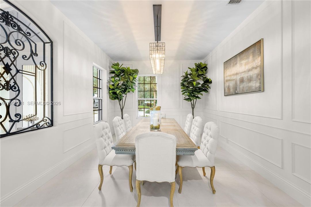 En Venta: $2,099,000 (5 camas, 5 baños, 5007 Pies cuadrados)