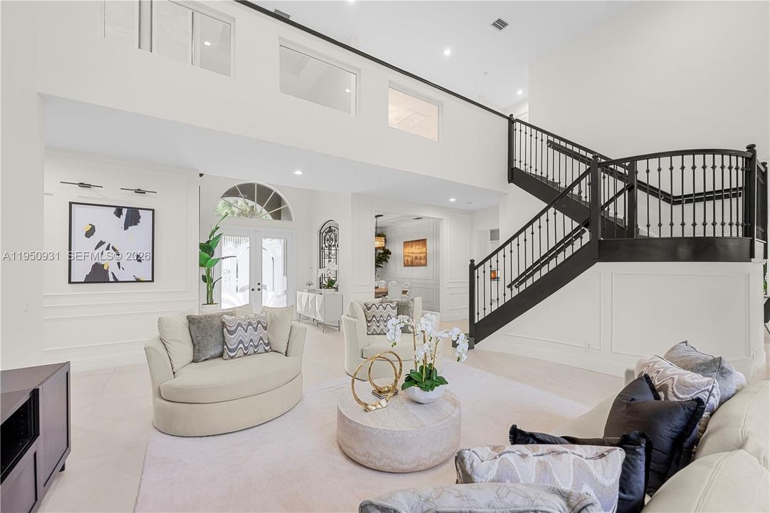 En Venta: $2,099,000 (5 camas, 5 baños, 5007 Pies cuadrados)