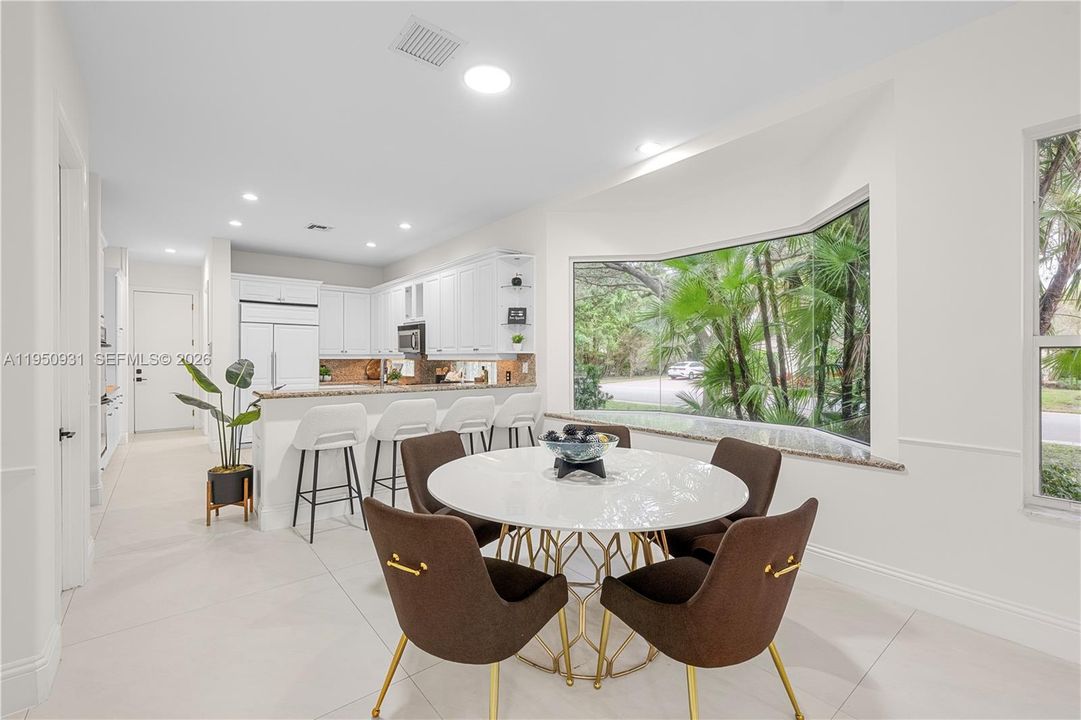 En Venta: $2,099,000 (5 camas, 5 baños, 5007 Pies cuadrados)