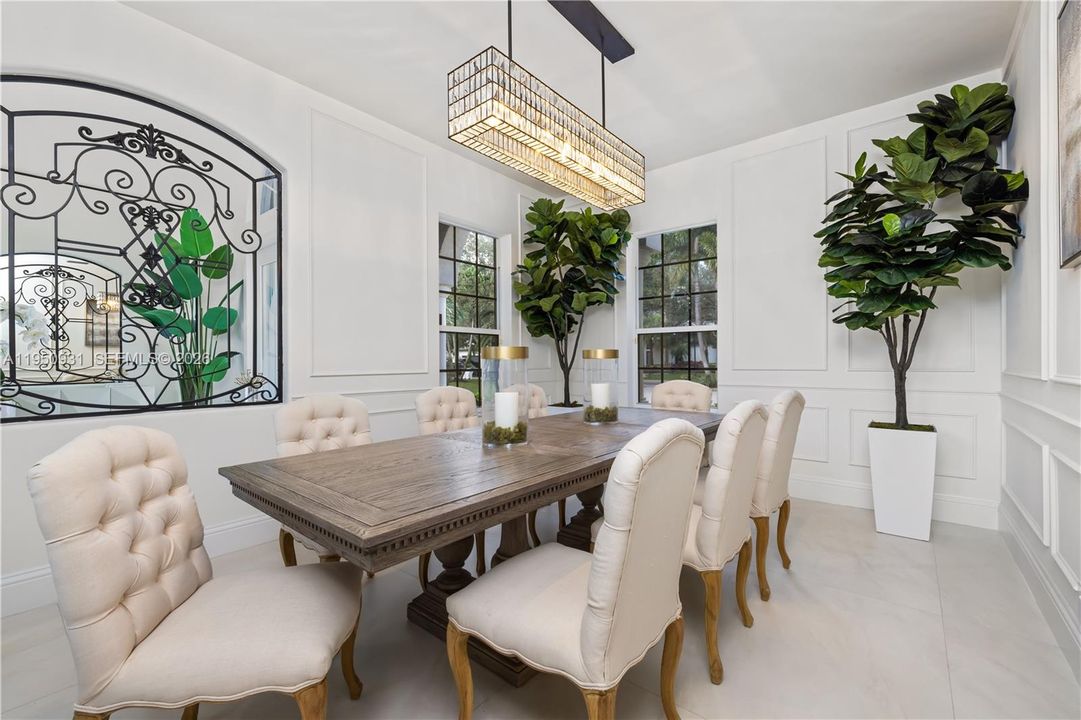 En Venta: $2,099,000 (5 camas, 5 baños, 5007 Pies cuadrados)