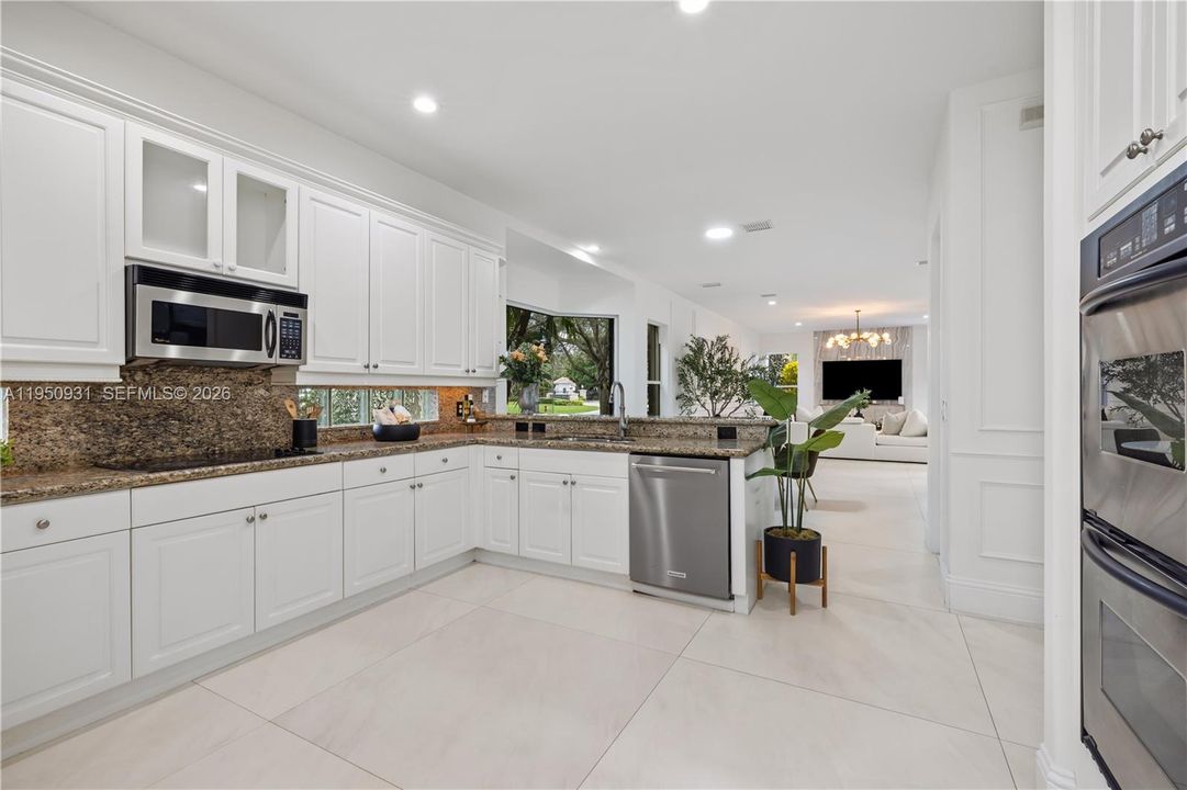 En Venta: $2,099,000 (5 camas, 5 baños, 5007 Pies cuadrados)