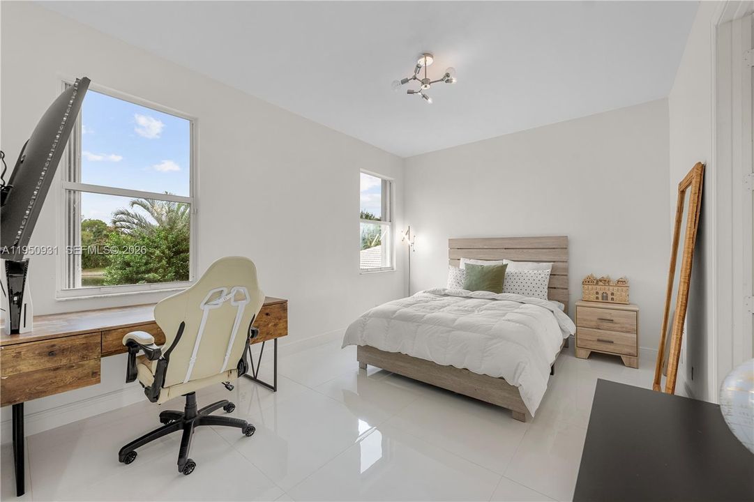 En Venta: $2,099,000 (5 camas, 5 baños, 5007 Pies cuadrados)