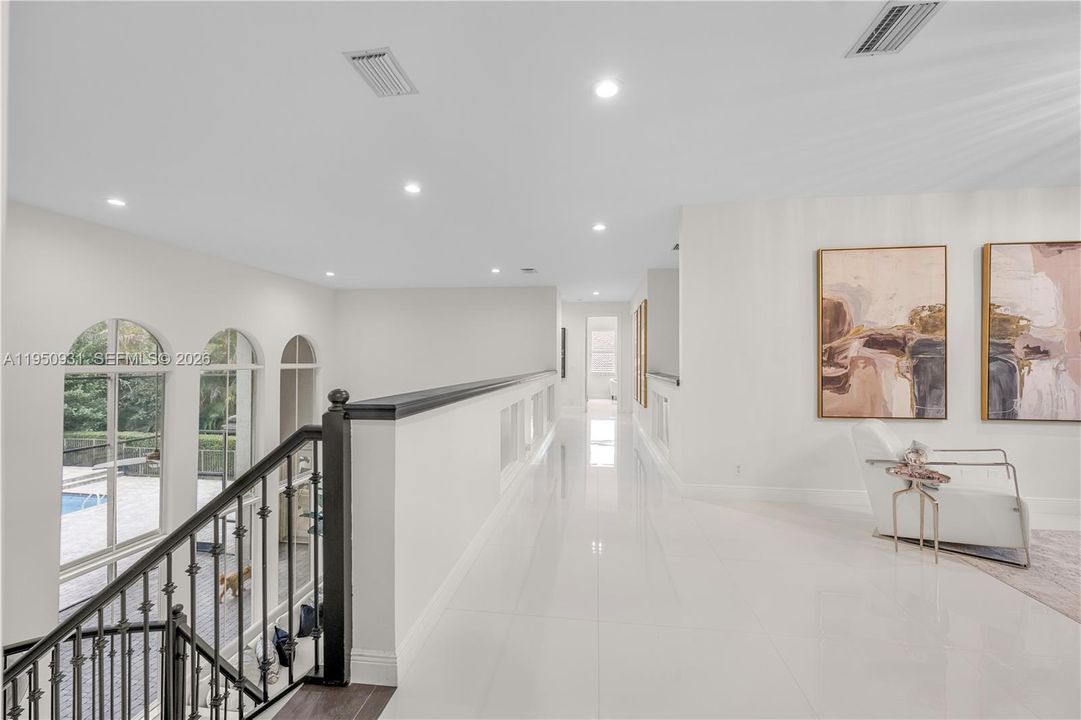 En Venta: $2,099,000 (5 camas, 5 baños, 5007 Pies cuadrados)