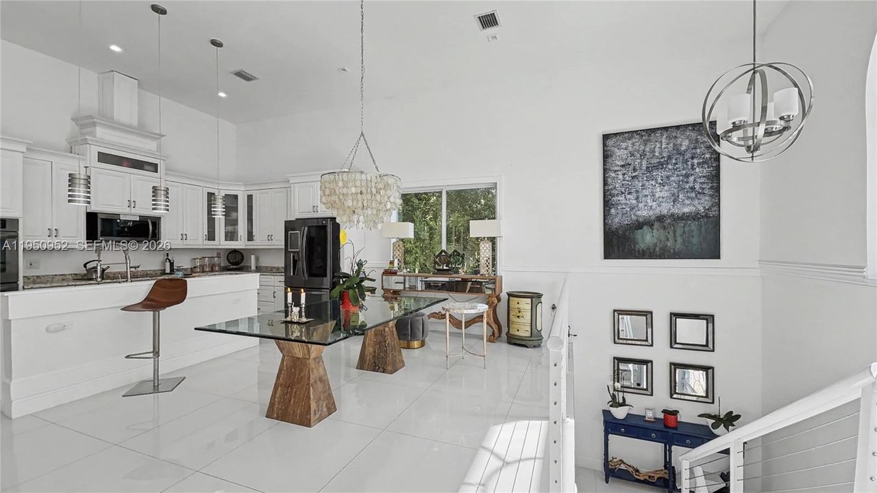 For Sale: $999,000 (5 beds, 3 baths, 2912 Square Feet)
