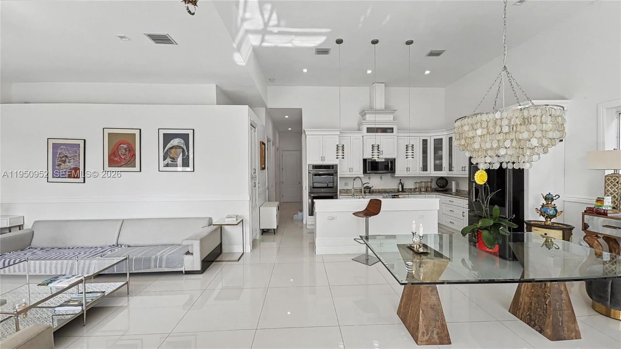For Sale: $999,000 (5 beds, 3 baths, 2912 Square Feet)