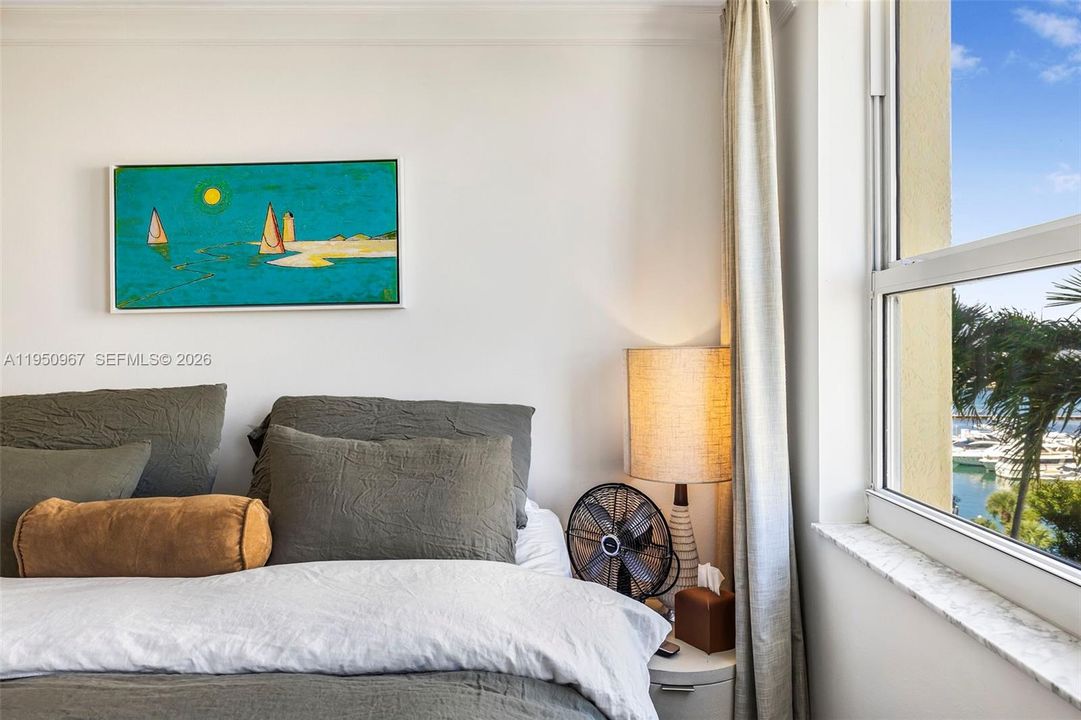 For Sale: $1,200,000 (2 beds, 2 baths, 1130 Square Feet)