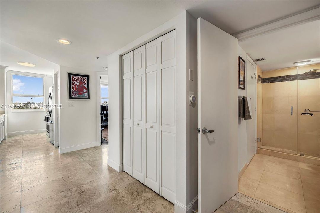 For Sale: $1,200,000 (2 beds, 2 baths, 1130 Square Feet)