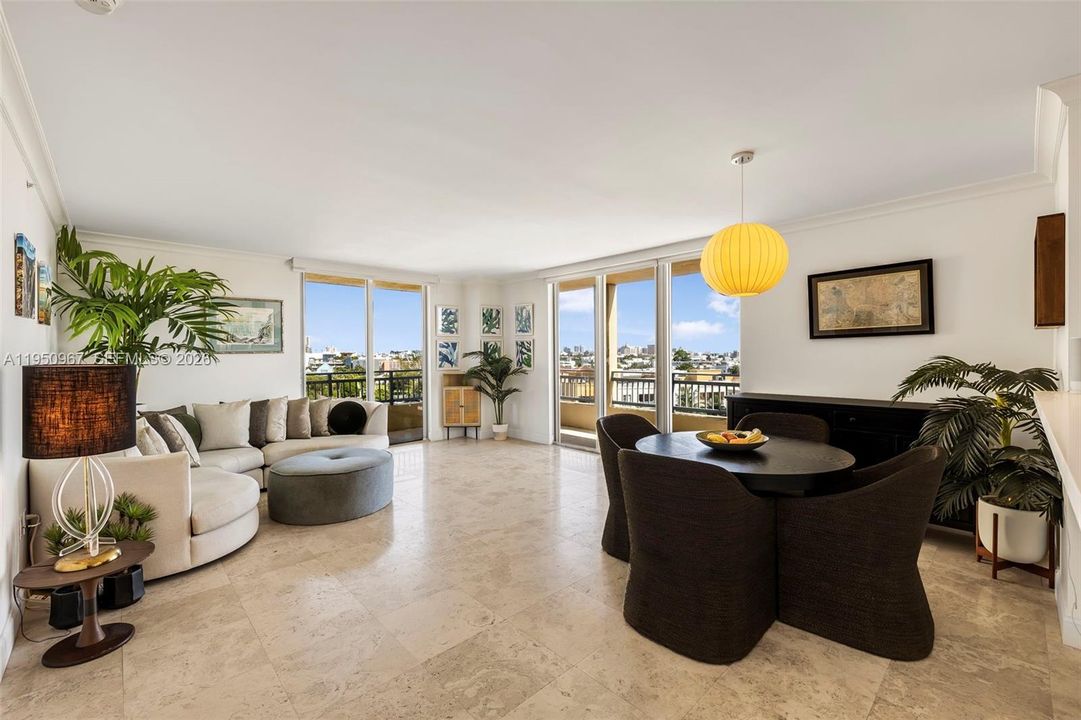 For Sale: $1,200,000 (2 beds, 2 baths, 1130 Square Feet)