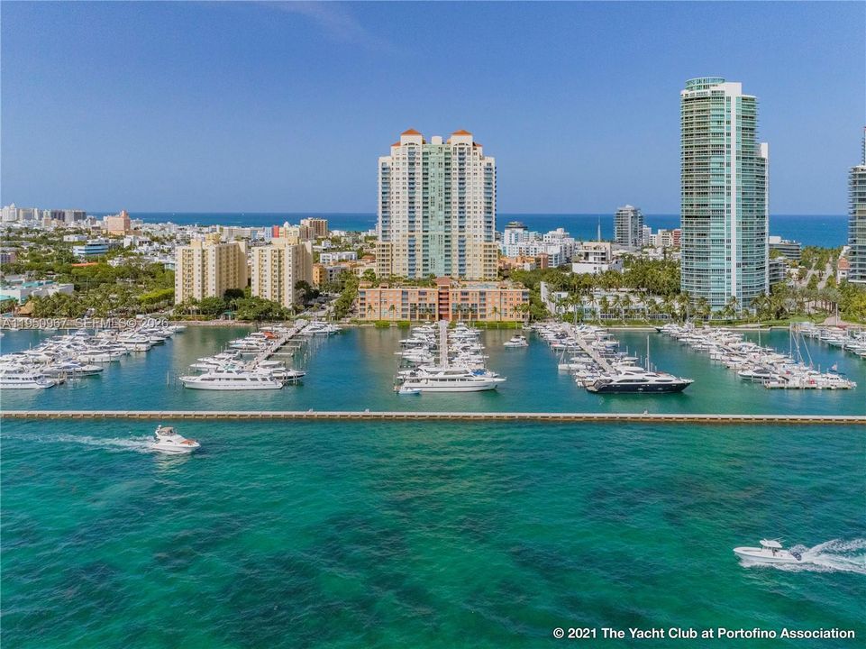 For Sale: $1,200,000 (2 beds, 2 baths, 1130 Square Feet)