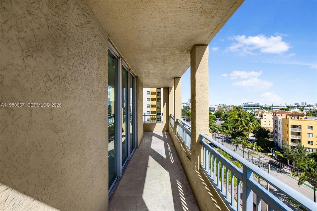For Sale: $1,200,000 (2 beds, 2 baths, 1130 Square Feet)