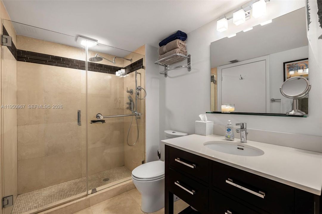 For Sale: $1,200,000 (2 beds, 2 baths, 1130 Square Feet)
